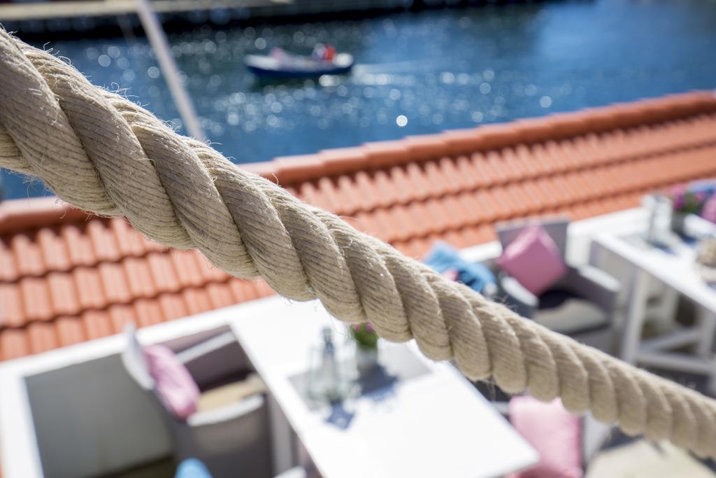 Pensionat Bryggan Smogen Bagian luar foto